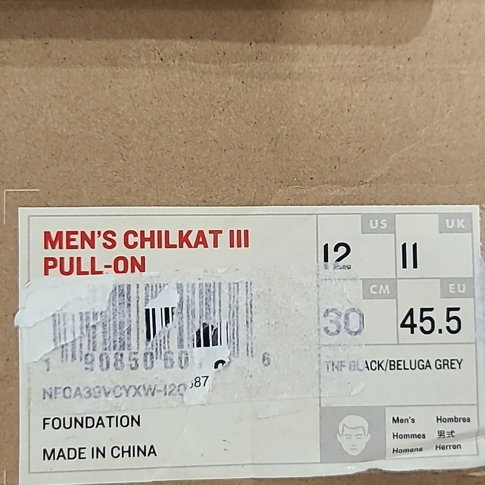 The North Face Mens Chilkat III Pull-On Black Beluga Gray Size 12